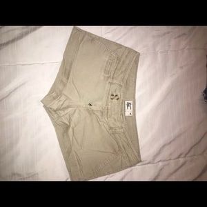American Eagle Khaki Shorties 💛 Size 00